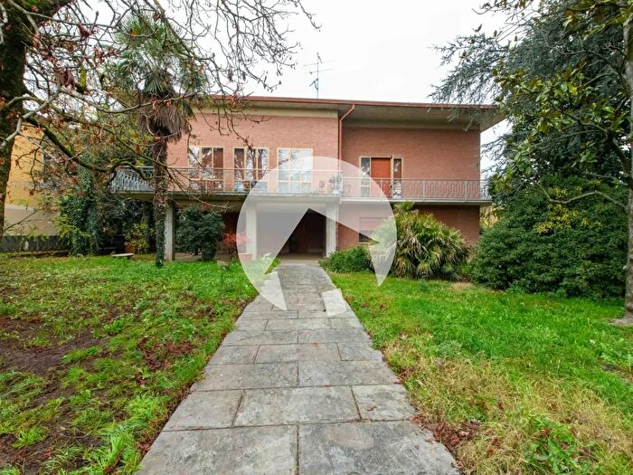 Casa con 14 locali in vendita in Via Giovanni Battista Venturi, Bibbiano