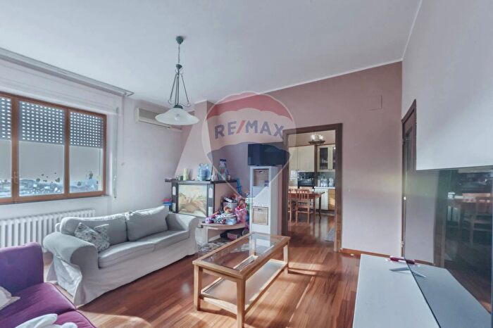 Appartamento con 6 locali in vendita in Via Alessandro Caselli, Penne