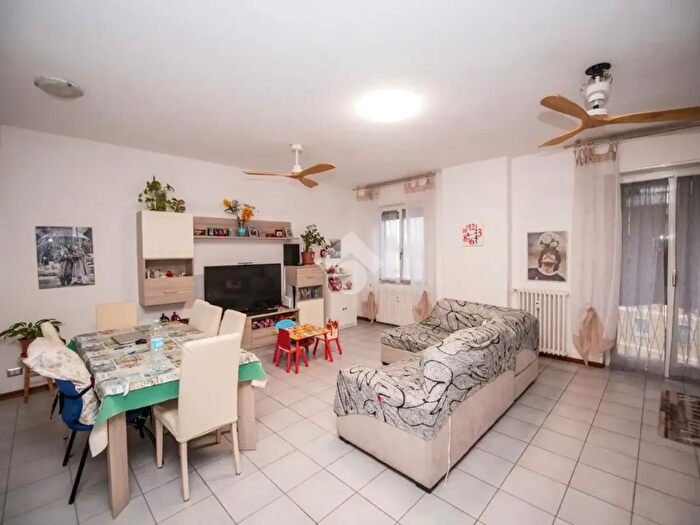 Appartamento trilocale in vendita in Via Don Ernesto Vercesi, Milano