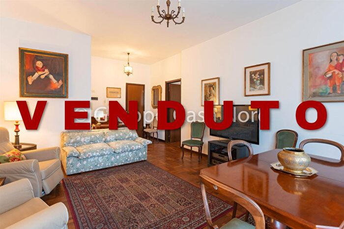 Appartamento trilocale in vendita in Via Trento, Cassina De Pecchi