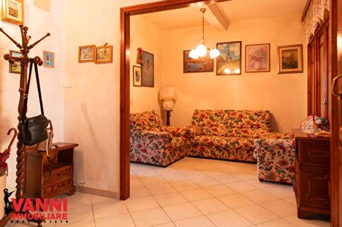 Appartamento quadrilocale in vendita in Via Montanara, Cecina