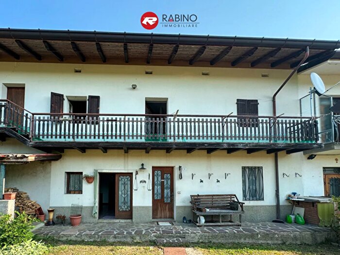 Casa con 6 locali in vendita in Via del Borgo, Nimis