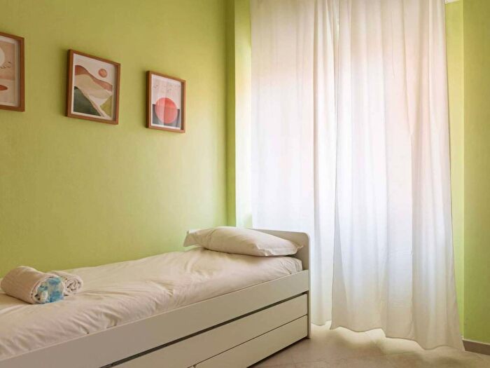 Appartamento trilocale in affitto in Via Cascina Corba, Lorenteggio, Milano