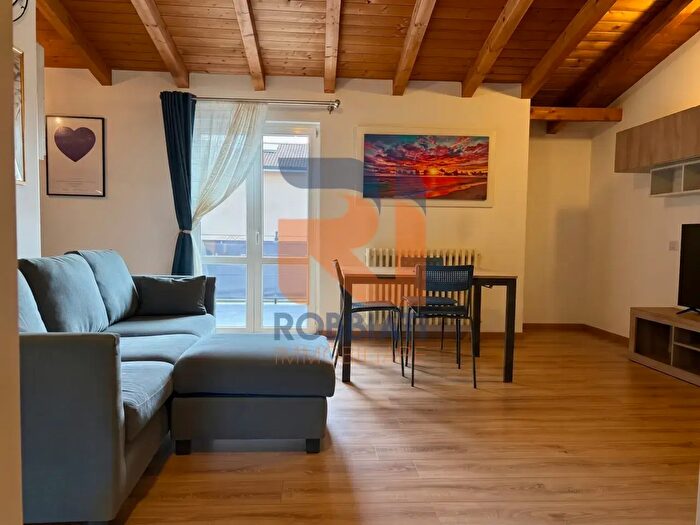 Appartamento trilocale in vendita in Via Leonardo Ercole Pavesi, Linarolo