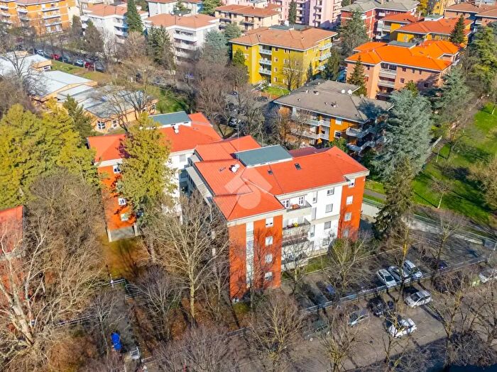 Appartamento trilocale in vendita in Via La Spezia, Parma