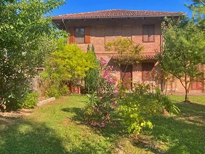 Casa in vendita in Monforte DAlba