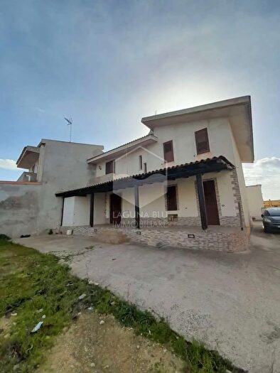 Casa con 12 locali in vendita in Contrada Fornara, Marsala