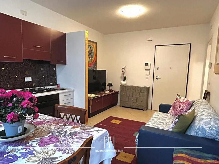 Appartamento bilocale in vendita in Via Andrea Bafile, Jesolo