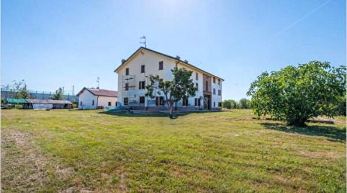 Casa con 6 locali in vendita in Via Errico Malatesta, Reggio Emilia