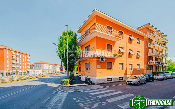 Appartamento quadrilocale in vendita in Viale Sardegna, Pavia