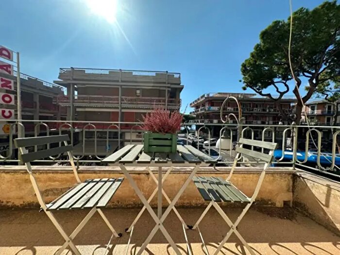 Appartamento quadrilocale in vendita in Piazza Pittore Mattei, Formia