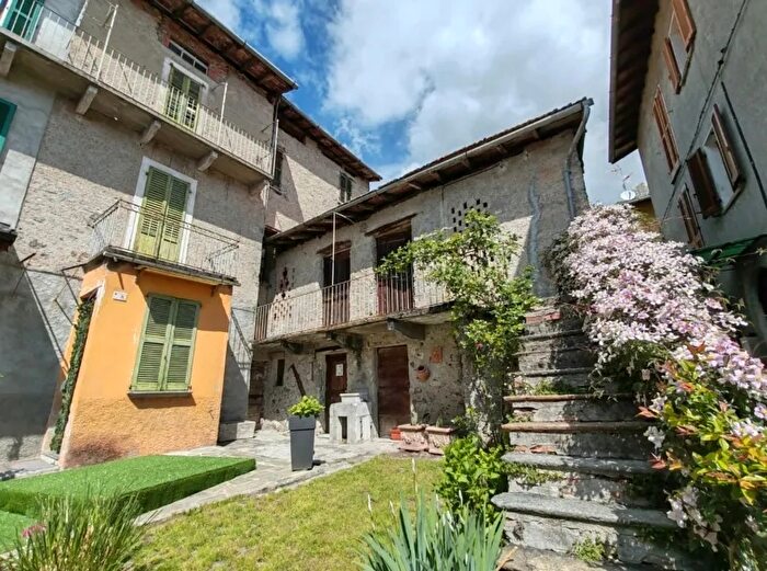 Casa con 5 locali in vendita in Via Pozzo, Genova