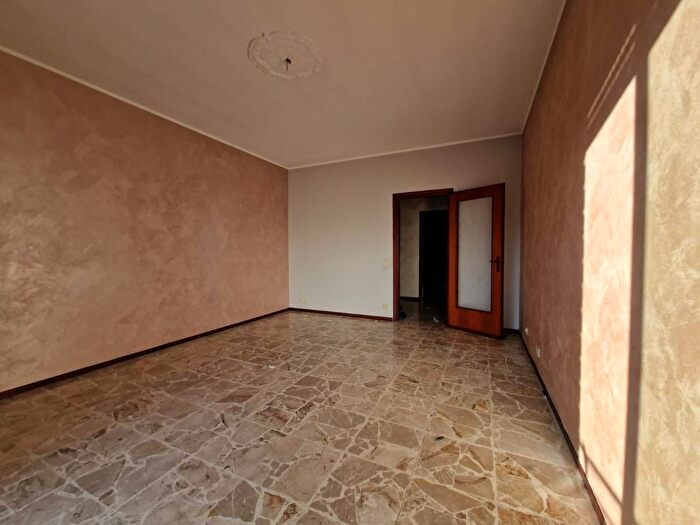 Appartamento trilocale in affitto in Via Aprile, Centro, Chiari