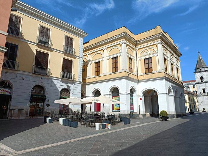 Case in Vendita e in Affitto - 2