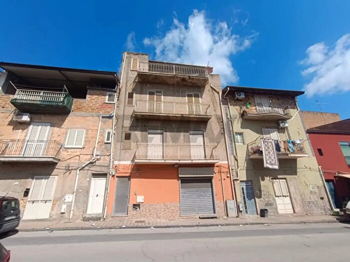 Casa con 5 locali in vendita in Via Agrigento, Favara