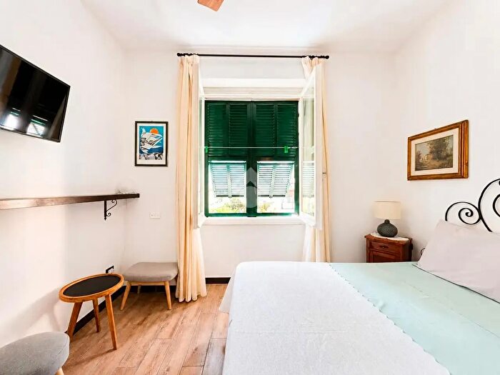 Appartamento con 5 locali in vendita in Via Genova, La Spezia