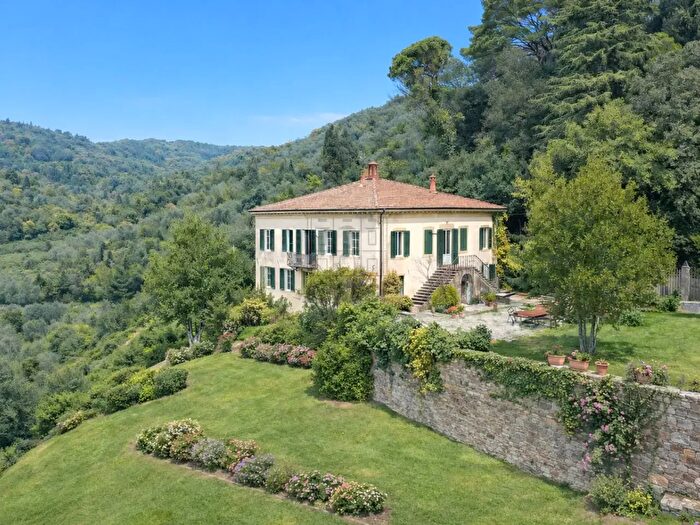 Casa con 20 locali in vendita in Sp, Lucca