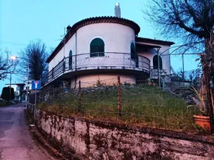 Appartamento con 5 locali in vendita in Via Sant Elena, Trecchina