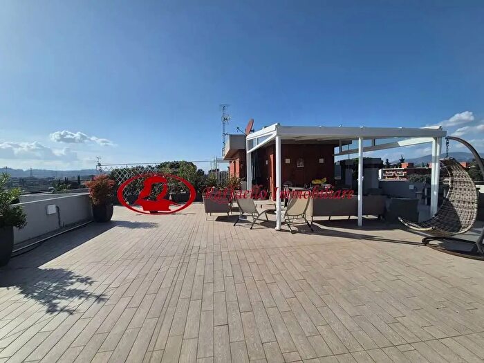 Appartamento con 7 locali in vendita in Via Venosta, Firenze