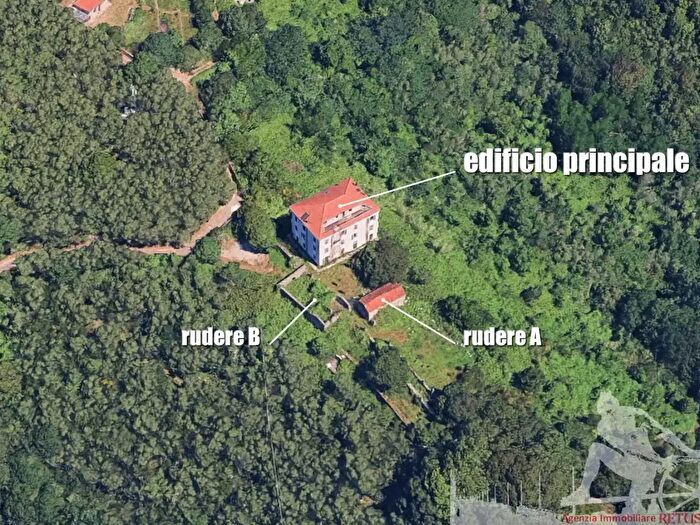 Casa con 20 locali in vendita in Ameglia