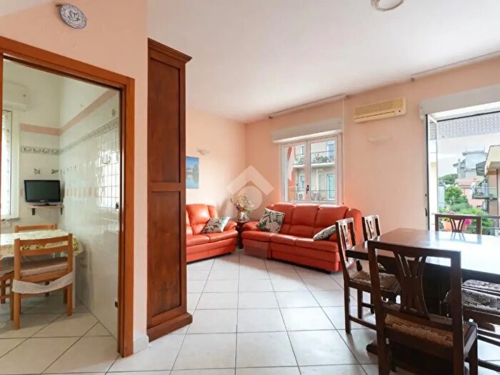 Appartamento quadrilocale in vendita in Via delle Mimose, Rimini