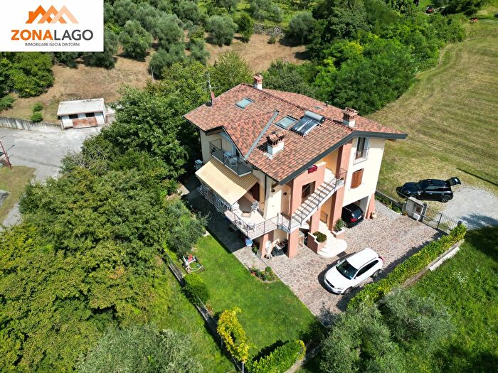 Casa con 12 locali in vendita in Via Provinciale, Sale Marasino