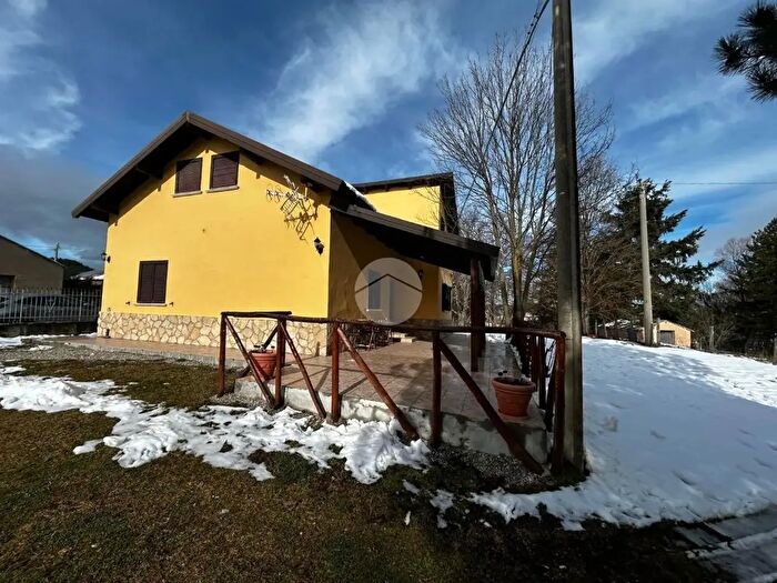 Appartamento con 6 locali in vendita in Cda Guzzolini, Spezzano Della Sila