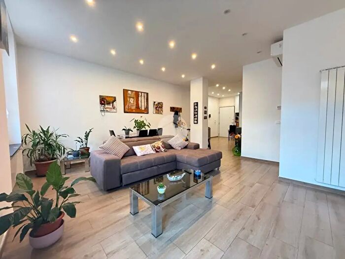 Appartamento quadrilocale in vendita in Via Alberto E Jessie Mario, Genova