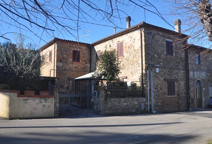 Casa con 7 locali in vendita in Santa Luce