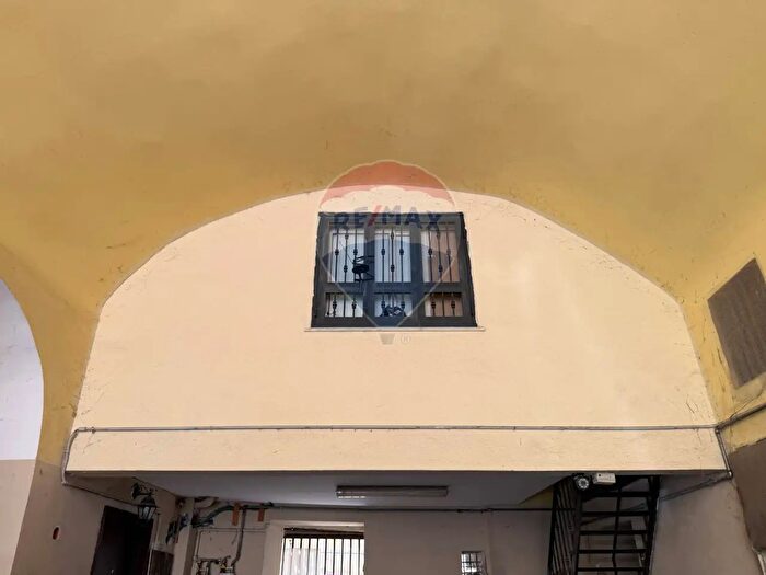 Casa con 10 locali in vendita in Via Cavour, Casoria