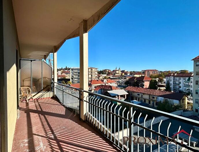 Appartamento trilocale in vendita in Via B Vittone, Chieri