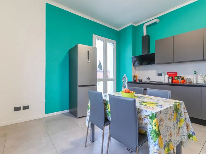 Appartamento trilocale in vendita in Via Marco Emilio Lepido, Bologna