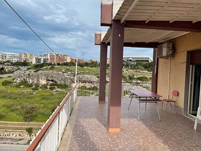 Appartamento trilocale in affitto in Borgata Santa Lucia, Siracusa