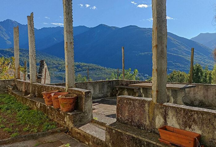 Appartamento con 6 locali in vendita in Località Era Crevoladossola, Crevoladossola