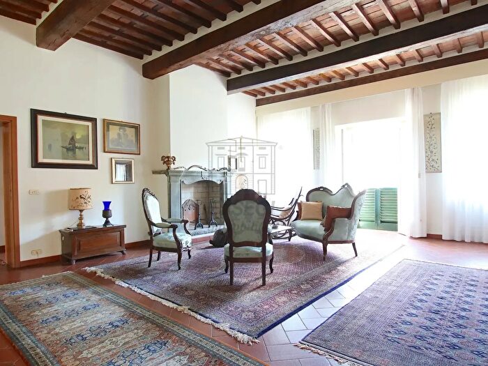 Casa con 20 locali in vendita in San Martino in Freddana, Lucca