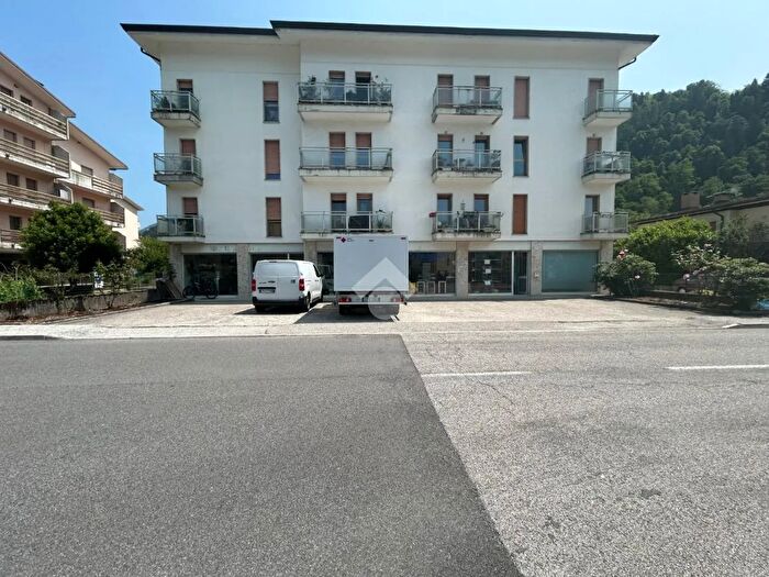 Appartamento trilocale in vendita in Via della Vittoria, Tolmezzo