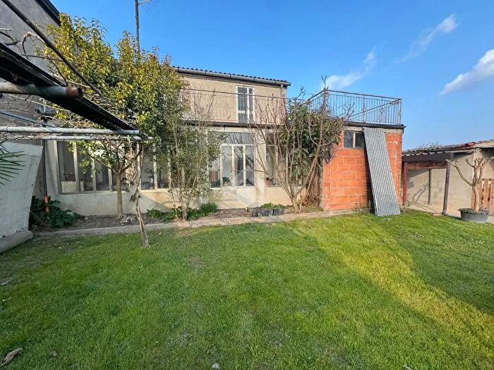 Casa trilocale in vendita in Via Gorghizzolo, Due Carrare