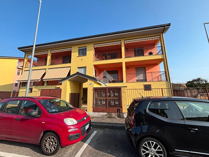 Appartamento bilocale in vendita in Via Tiziano, Casorate Primo