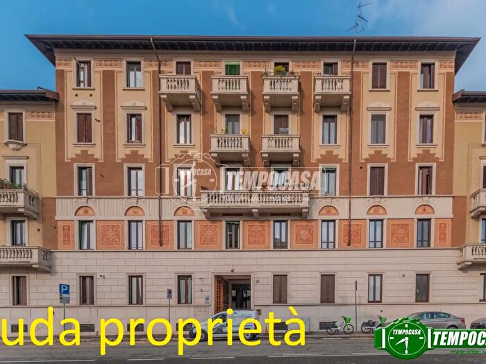 Appartamento trilocale in vendita in Via Arbe B, Milano