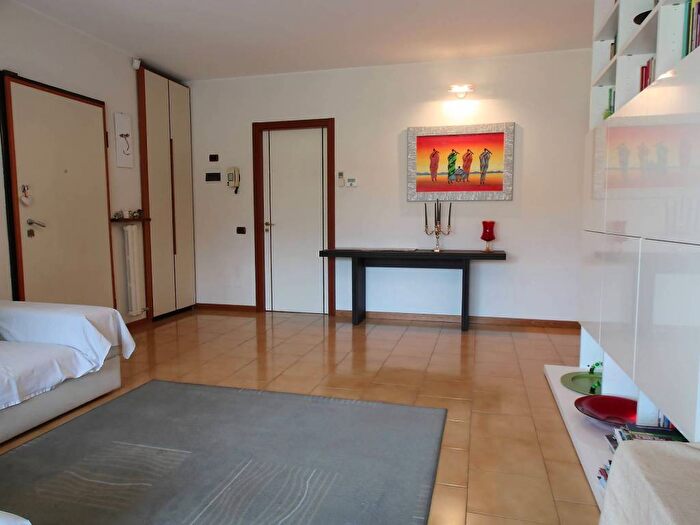 Appartamento quadrilocale in affitto in Corso Milano, San Carlo Stazione, Monza
