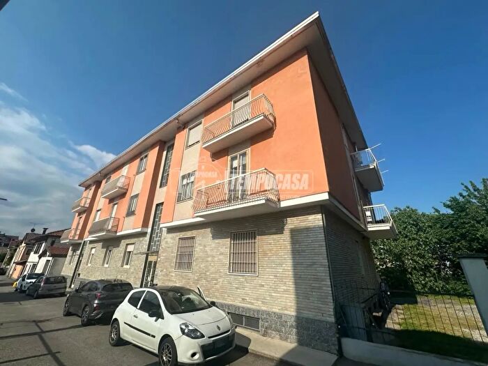 Appartamento trilocale in vendita in Via Bardonecchia, Alpignano