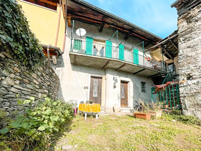 Casa trilocale in vendita in Via Vittorio Emanuelel III N, Gignese