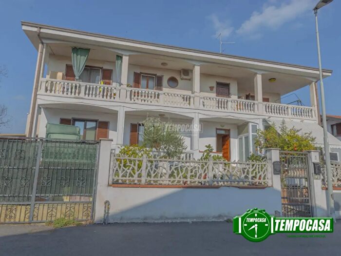 Appartamento trilocale in vendita in Via Monte Pasubio, Casorate Primo