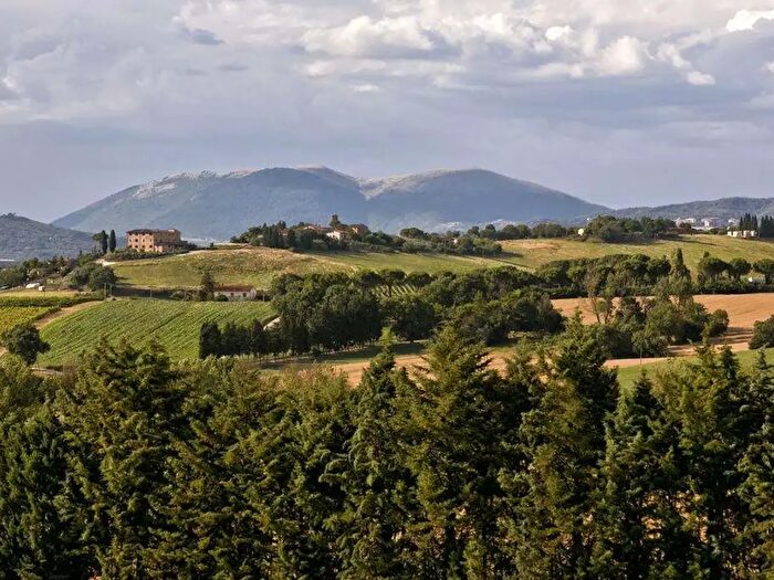 Casa con 20 locali in vendita in Strada Pila, Perugia