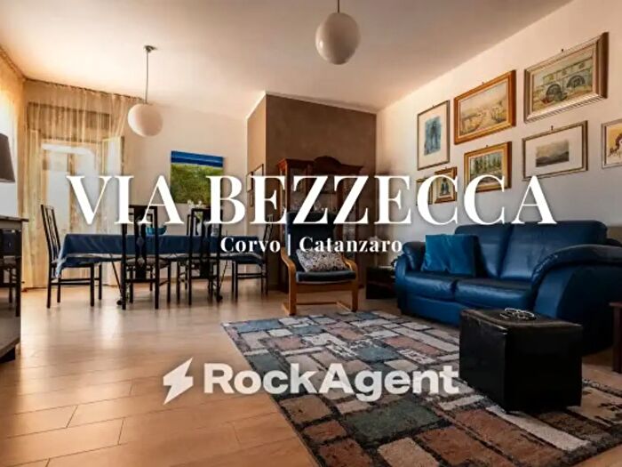 Appartamento quadrilocale in vendita in Via Bezzecca, Catanzaro