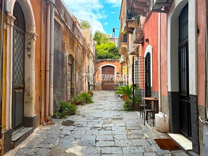 Appartamento trilocale in vendita in Piazza Angelo Majorana, Catania