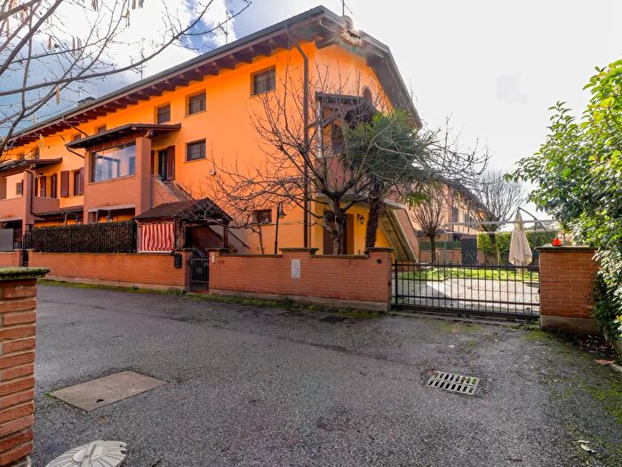 Casa con 6 locali in vendita in Via di Penzale, Cento