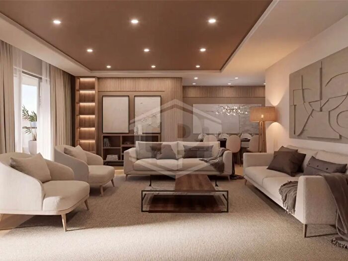 Appartamento con 5 locali in vendita in Via Monte Ortigara, Torino