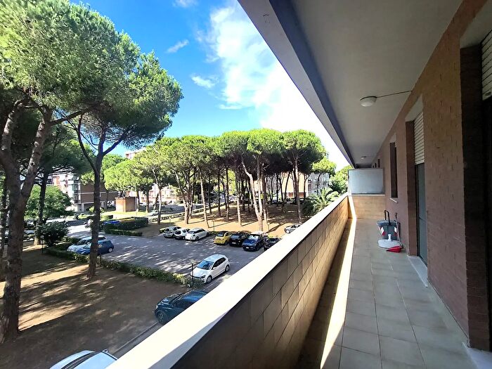 Appartamento con 5 locali in vendita in Via Ludovico Antonio Muratori, Livorno