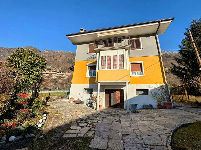 Casa con 5 locali in vendita in Piazza Bolzani, Premosello Chiovenda